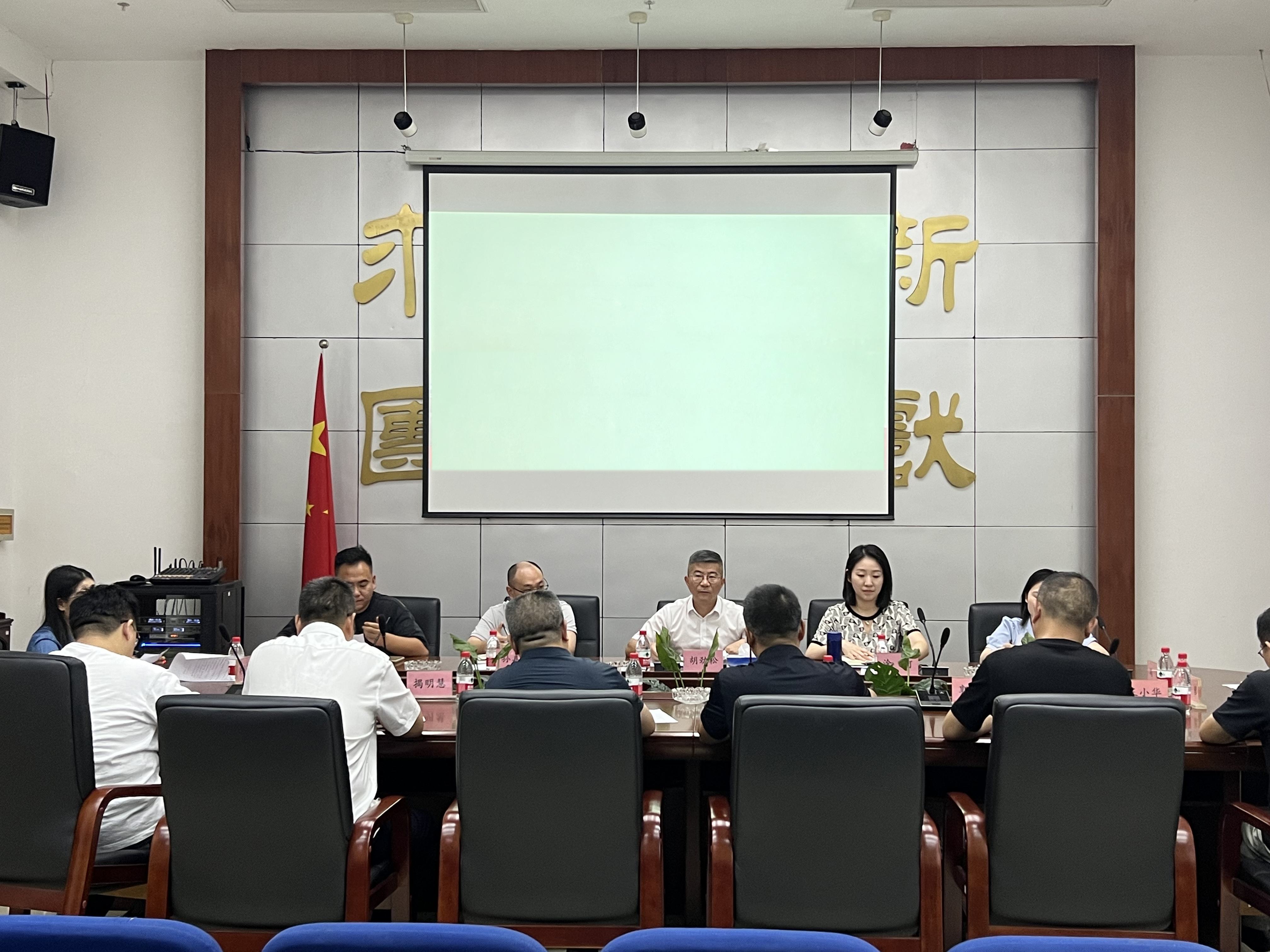 胡勁松一行赴南昌二建調(diào)研建筑施工企業(yè)“雙節(jié)”期間信訪(fǎng)維穩(wěn)工作相片.jpg
